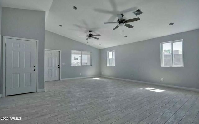 2825 E PUEBLO Avenue, Phoenix, AZ 85040