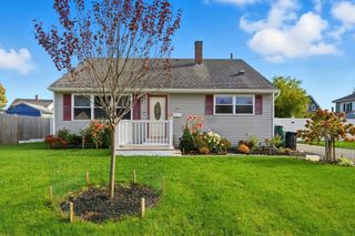 70 Pawtucket Drive, Lowell, MA 01854