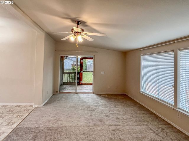 121 MATTHEW LEE Ct, Roseburg, OR 97471