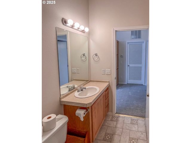 121 MATTHEW LEE Ct, Roseburg, OR 97471