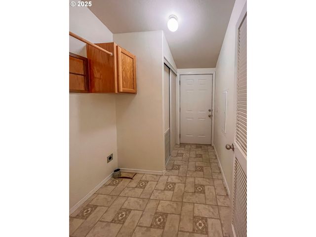 121 MATTHEW LEE Ct, Roseburg, OR 97471