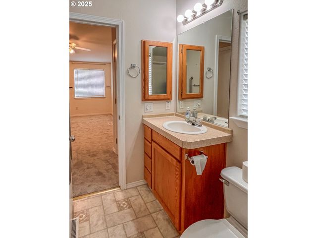 121 MATTHEW LEE Ct, Roseburg, OR 97471