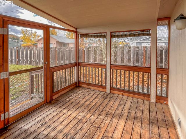 121 MATTHEW LEE Ct, Roseburg, OR 97471