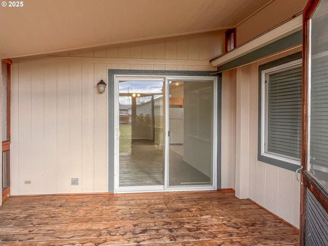 121 MATTHEW LEE Ct, Roseburg, OR 97471