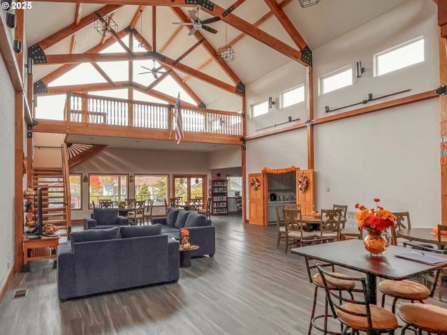 121 MATTHEW LEE Ct, Roseburg, OR 97471