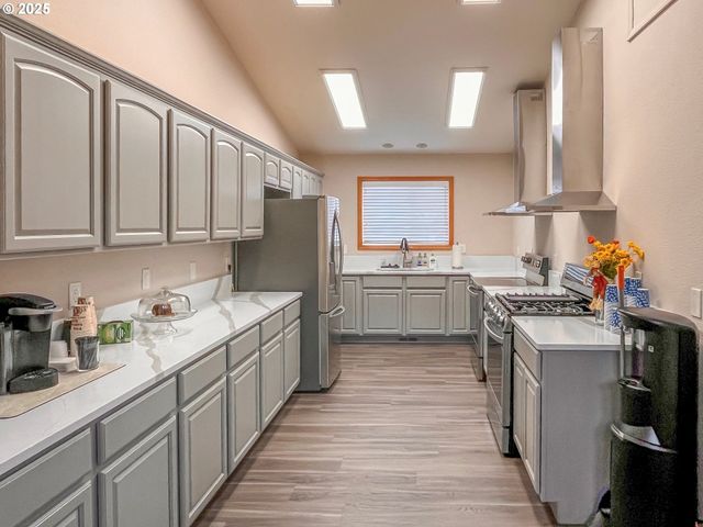 121 MATTHEW LEE Ct, Roseburg, OR 97471