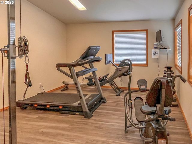 121 MATTHEW LEE Ct, Roseburg, OR 97471