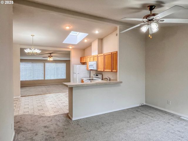 121 MATTHEW LEE Ct, Roseburg, OR 97471