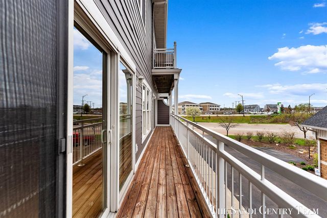 917 W Savidge Street 15, Spring Lake, MI 49456