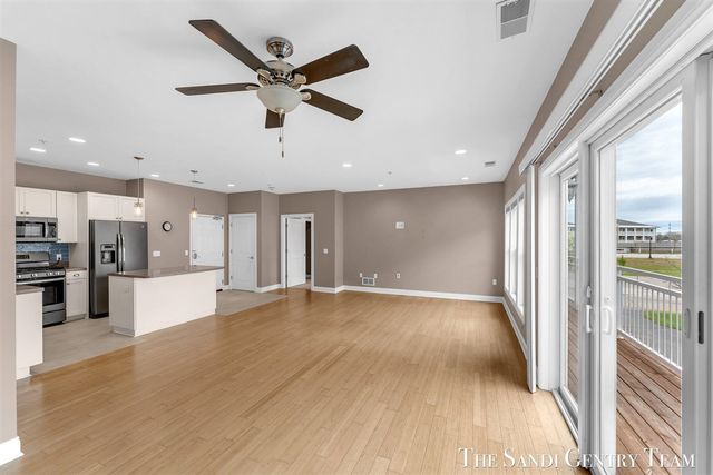 917 W Savidge Street 15, Spring Lake, MI 49456