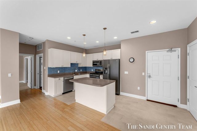 917 W Savidge Street 15, Spring Lake, MI 49456