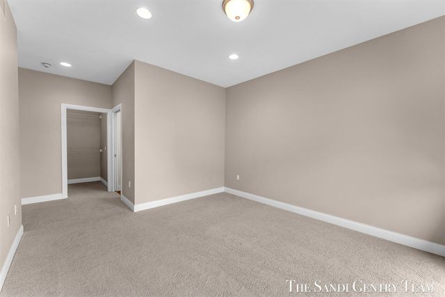 917 W Savidge Street 15, Spring Lake, MI 49456