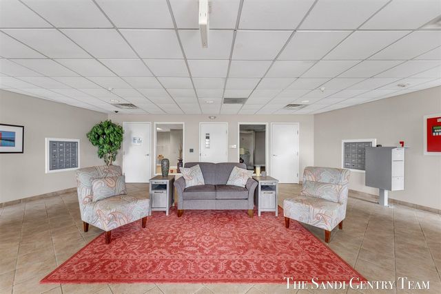 917 W Savidge Street 15, Spring Lake, MI 49456