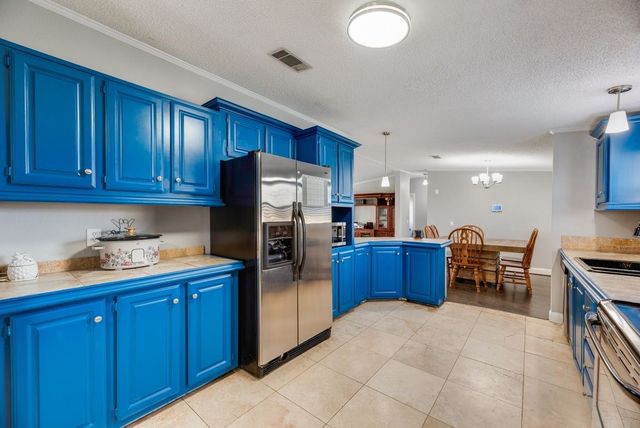 709 Ritchey Road, Valley View, TX 76272