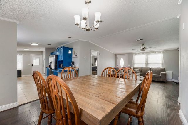 709 Ritchey Road, Valley View, TX 76272