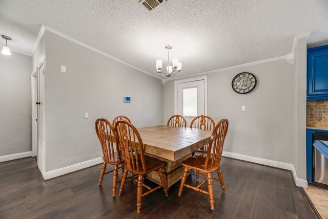 709 Ritchey Road, Valley View, TX 76272