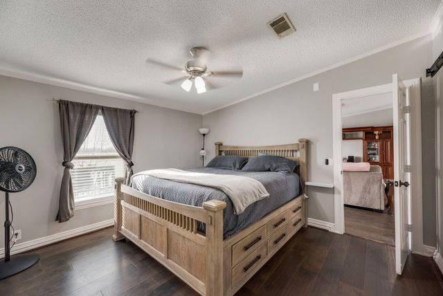 709 Ritchey Road, Valley View, TX 76272