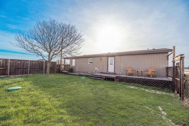 709 Ritchey Road, Valley View, TX 76272