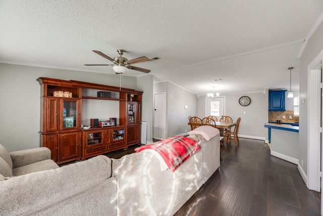 709 Ritchey Road, Valley View, TX 76272