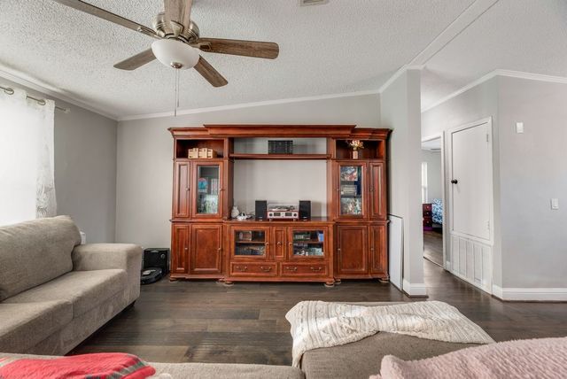 709 Ritchey Road, Valley View, TX 76272