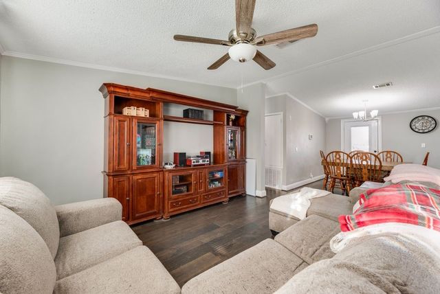 709 Ritchey Road, Valley View, TX 76272