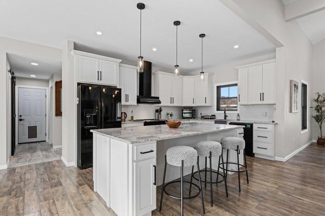 14275 Deer Path, Buchanan, MI 49107