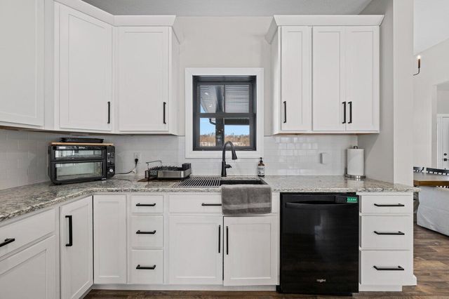 14275 Deer Path, Buchanan, MI 49107