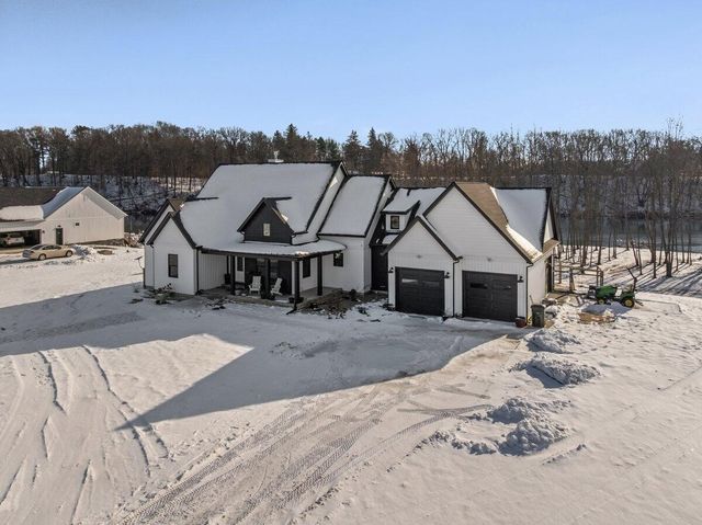 14275 Deer Path, Buchanan, MI 49107