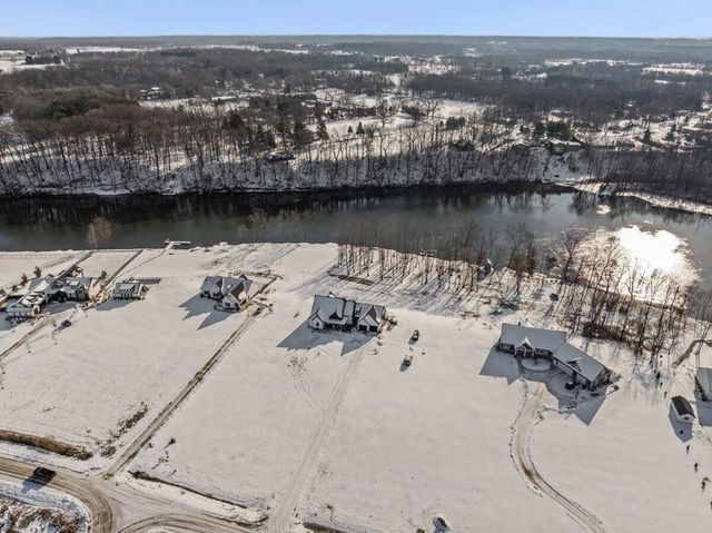 14275 Deer Path, Buchanan, MI 49107