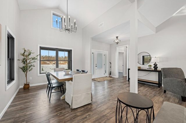 14275 Deer Path, Buchanan, MI 49107