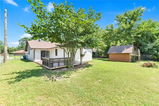 1508 SE S Street, Bentonville, AR 72712