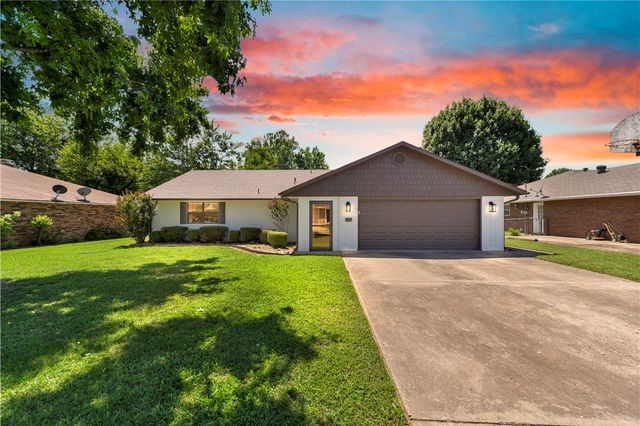 1508 SE S Street, Bentonville, AR 72712
