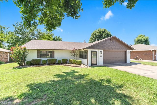 1508 SE S Street, Bentonville, AR 72712