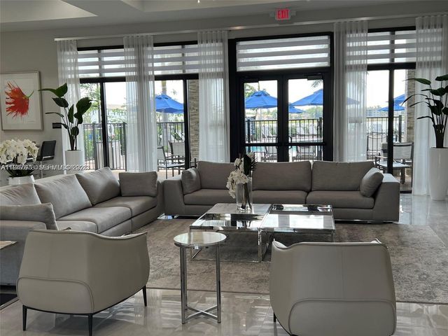 278 NE 208th Ter, Miami, FL 33179