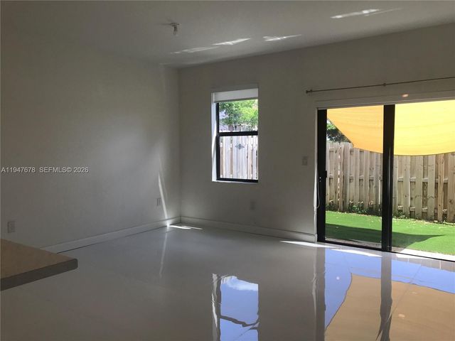 278 NE 208th Ter, Miami, FL 33179