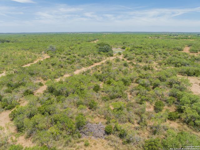 870 County Road 640, Hondo, TX 78861