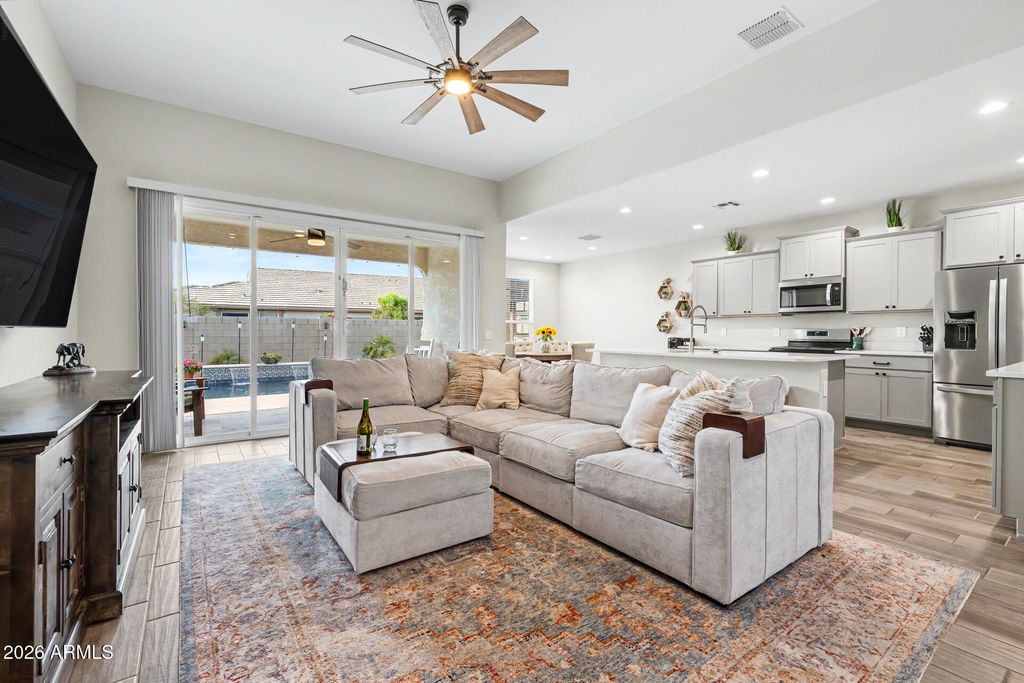 Image 12 of property listing at 37918 W SAN CLEMENTE Street, Maricopa, AZ 85138