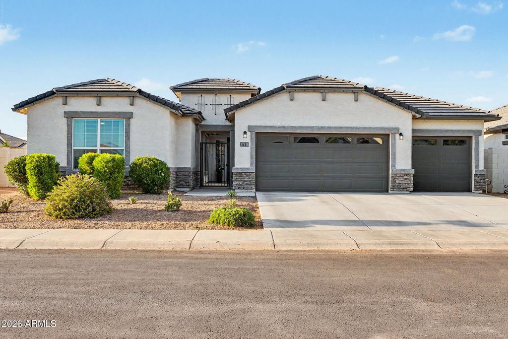 Image 5 of property listing at 37918 W SAN CLEMENTE Street, Maricopa, AZ 85138