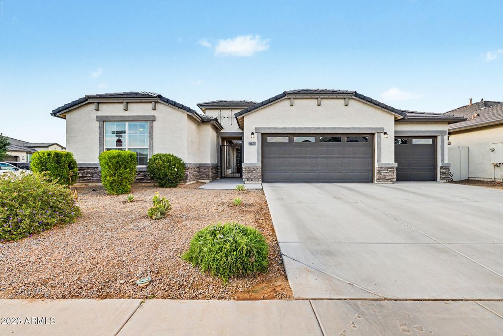 Image 6 of property listing at 37918 W SAN CLEMENTE Street, Maricopa, AZ 85138