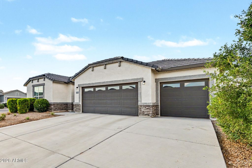 Image 8 of property listing at 37918 W SAN CLEMENTE Street, Maricopa, AZ 85138