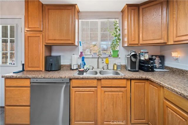 17360 Valeport, Lancaster, CA 93535