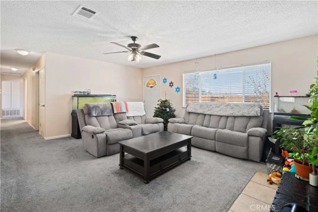 17360 Valeport, Lancaster, CA 93535