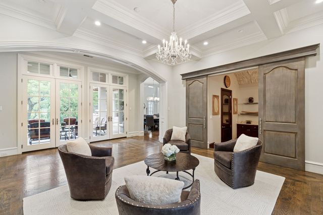 4715 W Northwest Highway, Dallas, TX 75220