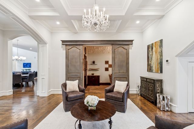 4715 W Northwest Highway, Dallas, TX 75220