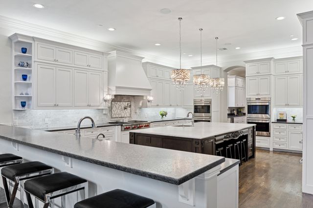 4715 W Northwest Highway, Dallas, TX 75220