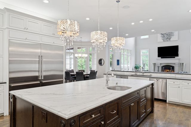 4715 W Northwest Highway, Dallas, TX 75220