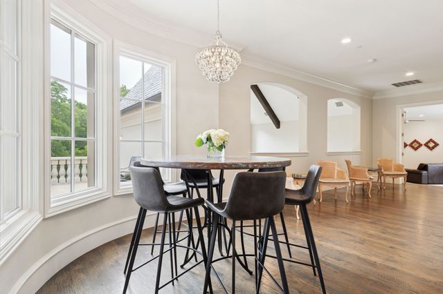 4715 W Northwest Highway, Dallas, TX 75220