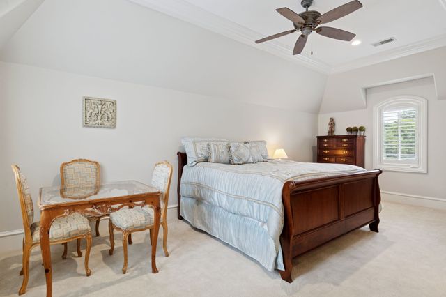 4715 W Northwest Highway, Dallas, TX 75220