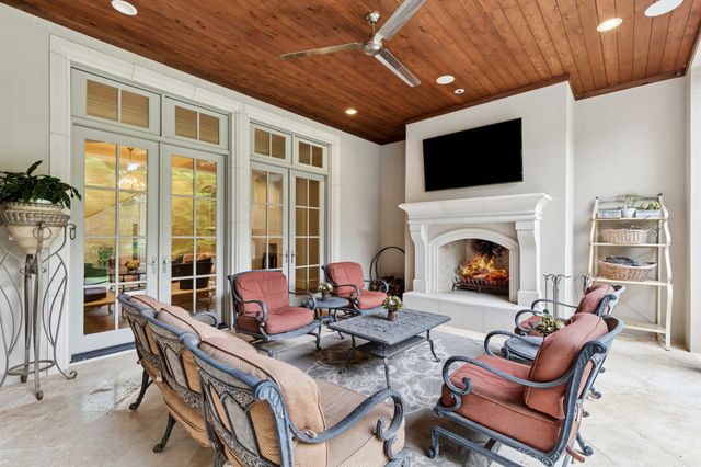 4715 W Northwest Highway, Dallas, TX 75220