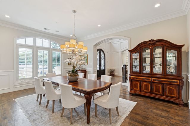 4715 W Northwest Highway, Dallas, TX 75220